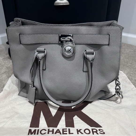 Michael KORS Saffiano Large Padlock Bag - Picture 1 of 7